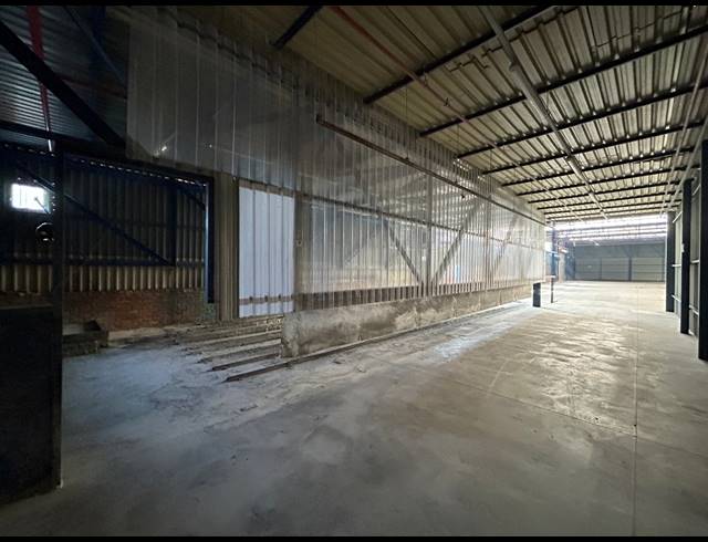 1,969M² WAREHOUSE TO LET IN CLAYVILLE